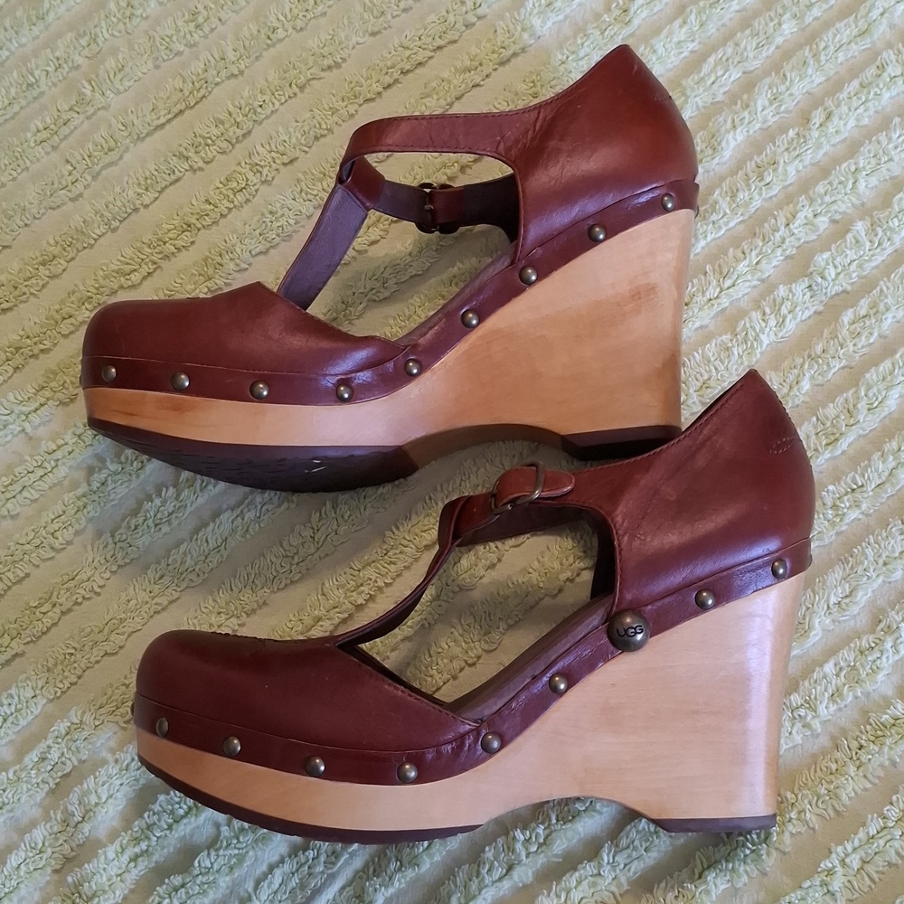 Ugg Australia sz 10, Christie clog wedge. T-strap. Sheepskin toe - Picture 11 of 11